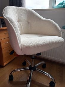 Chair with wheels