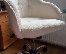 Chair with wheels