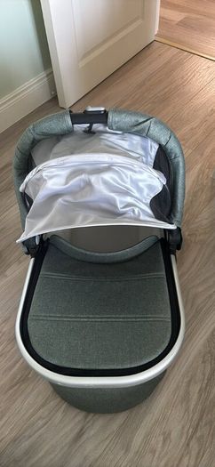 Uppababy vista stroller &carrycot price negotiable