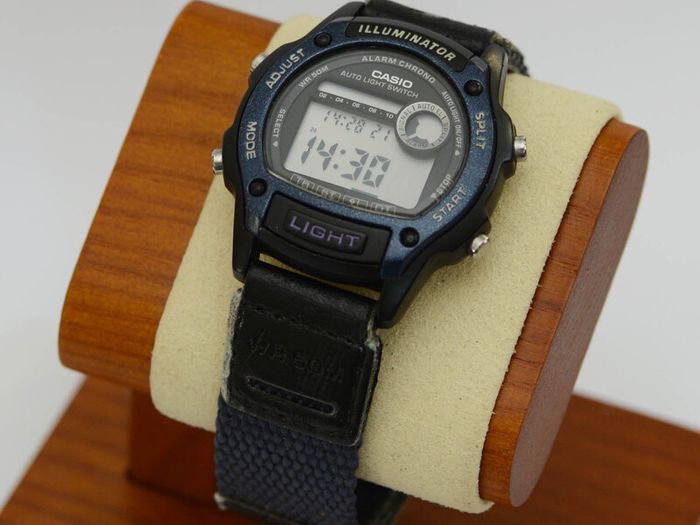 Vintage Casio W-94H Quartz Watch