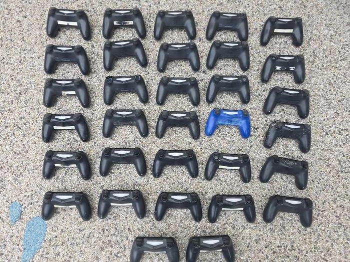 32 x PS4 Controller Joblot (Free Post)