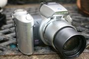 Konica Minolta Dimage Z2 4MP Digital Camera 10x Optical Zoom