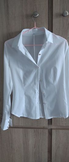 White shirt with buttons and zip fits 6 I small 10