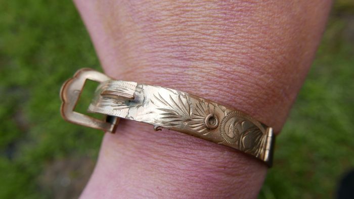 Vintage Excalibur 1/20 RG pre-loved buckle bangle , exclusive to Harrods, by Hatton Garden London. C30