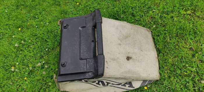 Honda lawnmower collection box