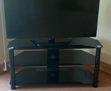 Corner tv stand