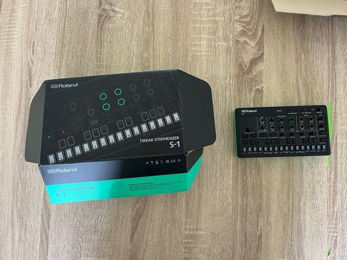 Roland S-1