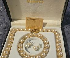 Majorca pearls