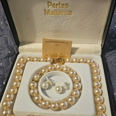 Majorca pearls