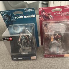 GameStop Exclusive Figures Lara Croft and Mitsurugi