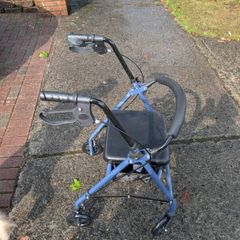 4 wheel rollator