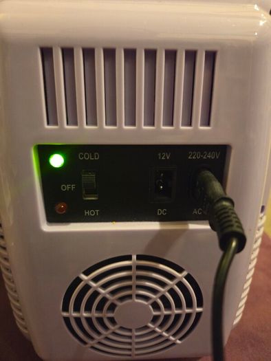 Yashe Hot and Cold Mini Fridge - Drinks, Skincare, Medicine