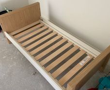 Toddler bed