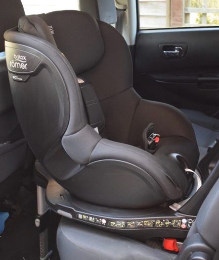 Britax Romer Dualfix Pro M Car Seat