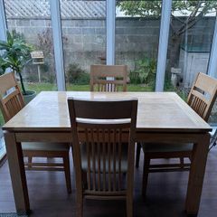 Table & chairs