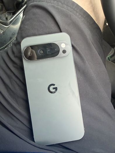 Like New Google Pixel 10 Pro Max (LOCKED)