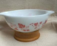 Retro Pyrex Cinderella Mixing Bowl