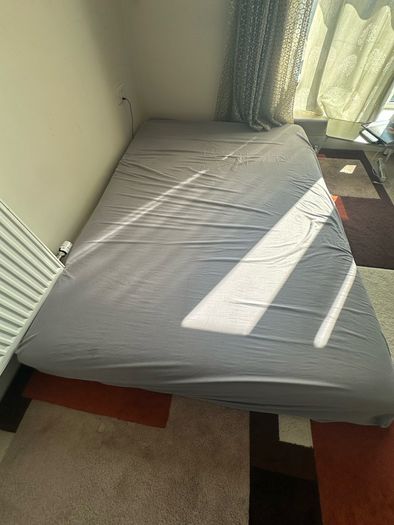 Double mattress (without bedcover) free to go