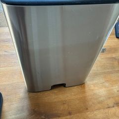 hand towel dispenser