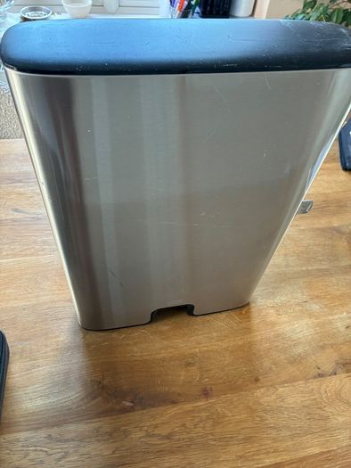 hand towel dispenser