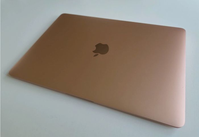 2019 Apple MacBook Air Retina 13" 8GB RAM 128GB SSD A1932 Gold