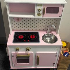 toy kitchen