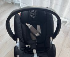 Cybex Aton Q Baby Car Seat + ISOFIX Base - Good Condition