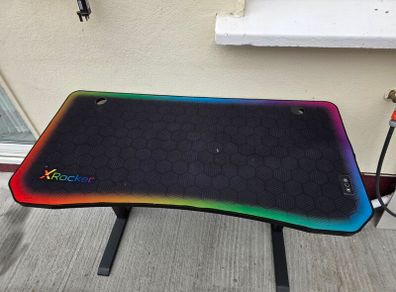 Gaming desk