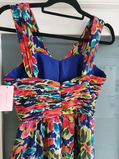 Phoebe Couture floral maxi Sz 8-10 - Bnwt Rrp 238 dollars
