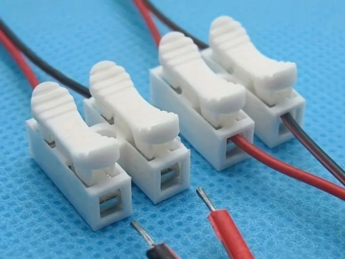 20 pcs Connectors Terminal Block Wire Splice Push Cable Push-In 2 Pin, No Electricity Needed, Flame-Retardant Cable Splice Connectors for LED Lights Free inspection
