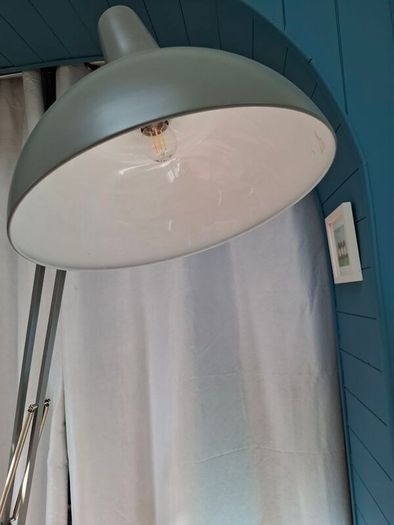 Floor lamp swing-arm