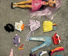 2 rainbow high dolls and accessories