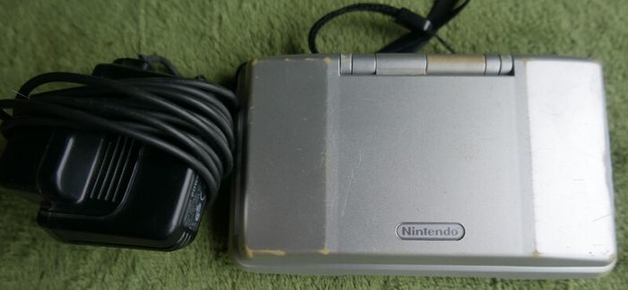 Nintendo DS Game Boy Console Original Silver - works well