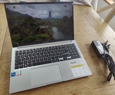 Very Fast ASUS laptop i5 13th gen/16GB/512GB SSD/Iris XE/W11