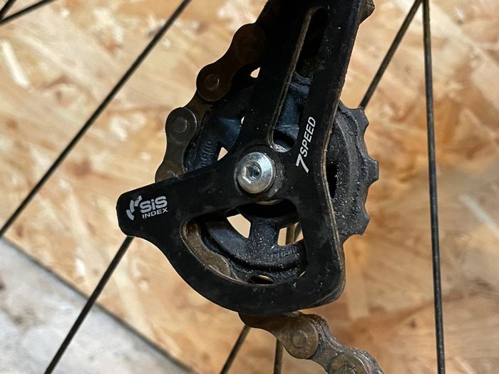 Carrera Zelos road bike