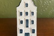 KLM miniature house