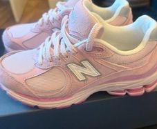Women's New Balance 2002R trainers