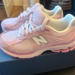 Women's New Balance 2002R trainers