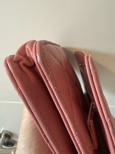 Chanel wallet on chain