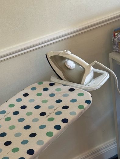 Ironing board + Iron