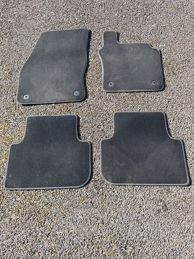 Original VW Tiguan Floor Mats - Carpet