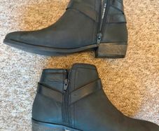 Schuh Black Ankle Boots