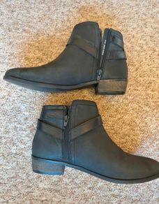 Schuh Black Ankle Boots