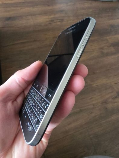 Blackberry classic q20