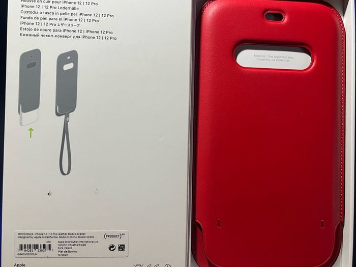 Apple IPhone 11 12 13 14 Pro Leather sleeve cover case with MagSafe original red product