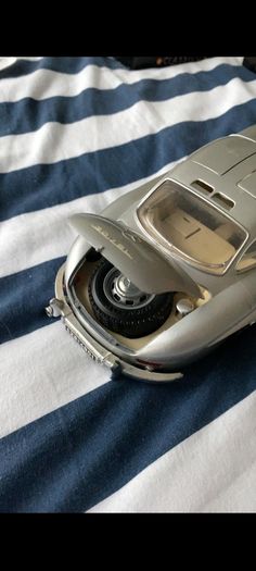 Silver Mercedes 300 sl