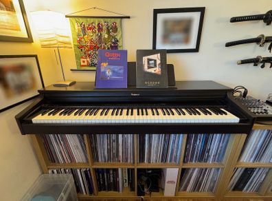 Roland HP-236 88-Key Digital Piano + Roland Sustain Pedal + Piano Bench