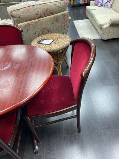 table and 6 chairs