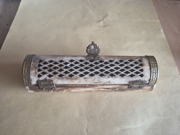 Victorian Carved Bone Needle Case  Original Velvet Box
