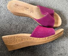 PRESTIGE Cork Wedge Sandals Size 5!